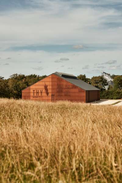 Dänischer Whisky, „gereift“ in rostigem Stahl, Thy Whisky Distillery, Gyrupvej 14, 7752 Snedsted